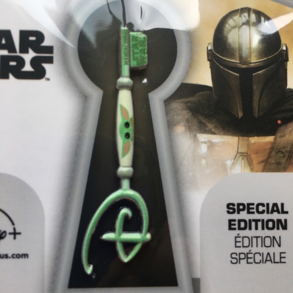 NWT Disney Keys Special Edition Bundle - Picture 5 of 7